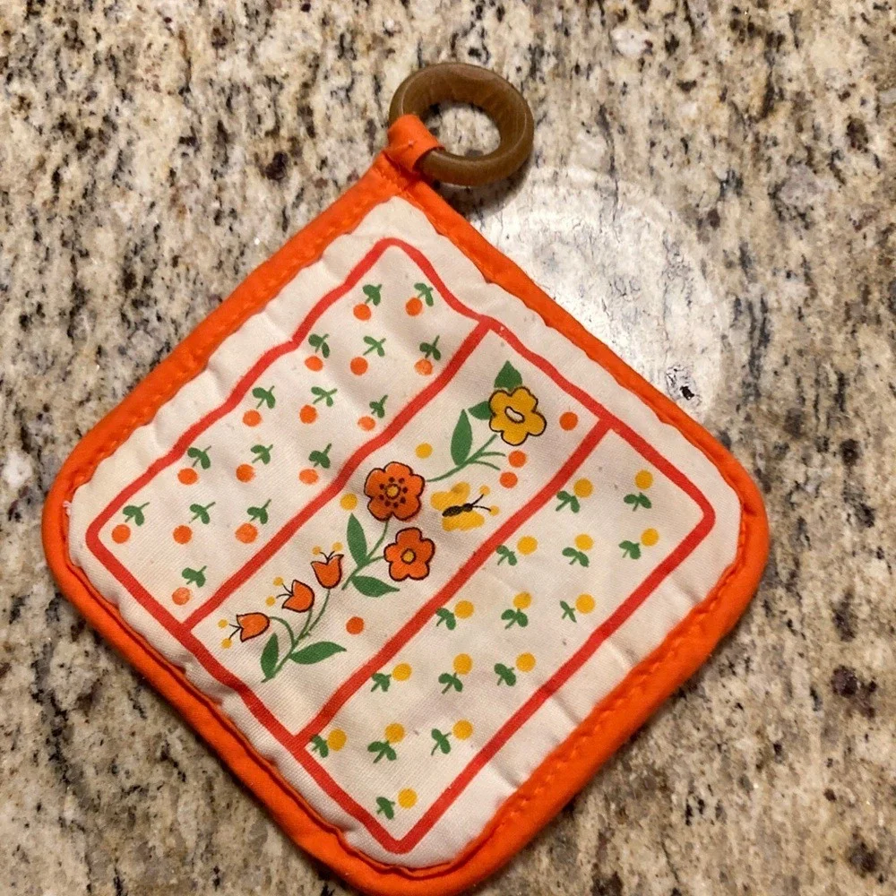 VTG Cannon Colorful Kitchen Towel Set Floral Designs 1 Pot Holder Orange Yellow‎